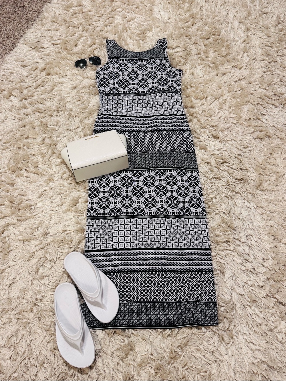 Gently Used Women's Size S Black & White Tommy Bahama Maxi Dress